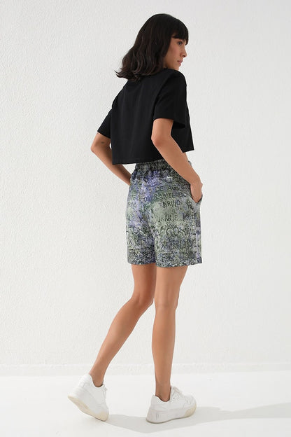 Green Print Batik Pattern Laced Comfort Fit Bermuda Women's Shorts - 91004