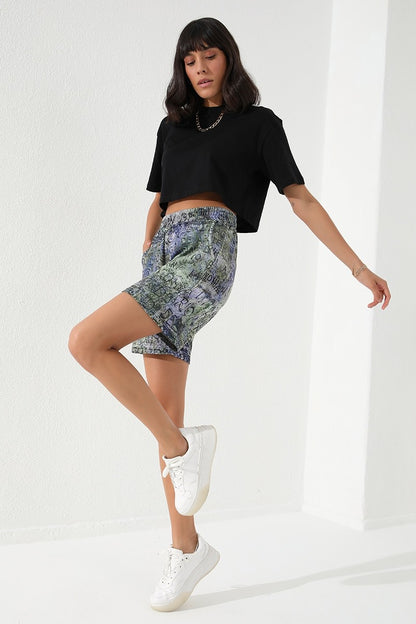 Green Print Batik Pattern Laced Comfort Fit Bermuda Women's Shorts - 91004