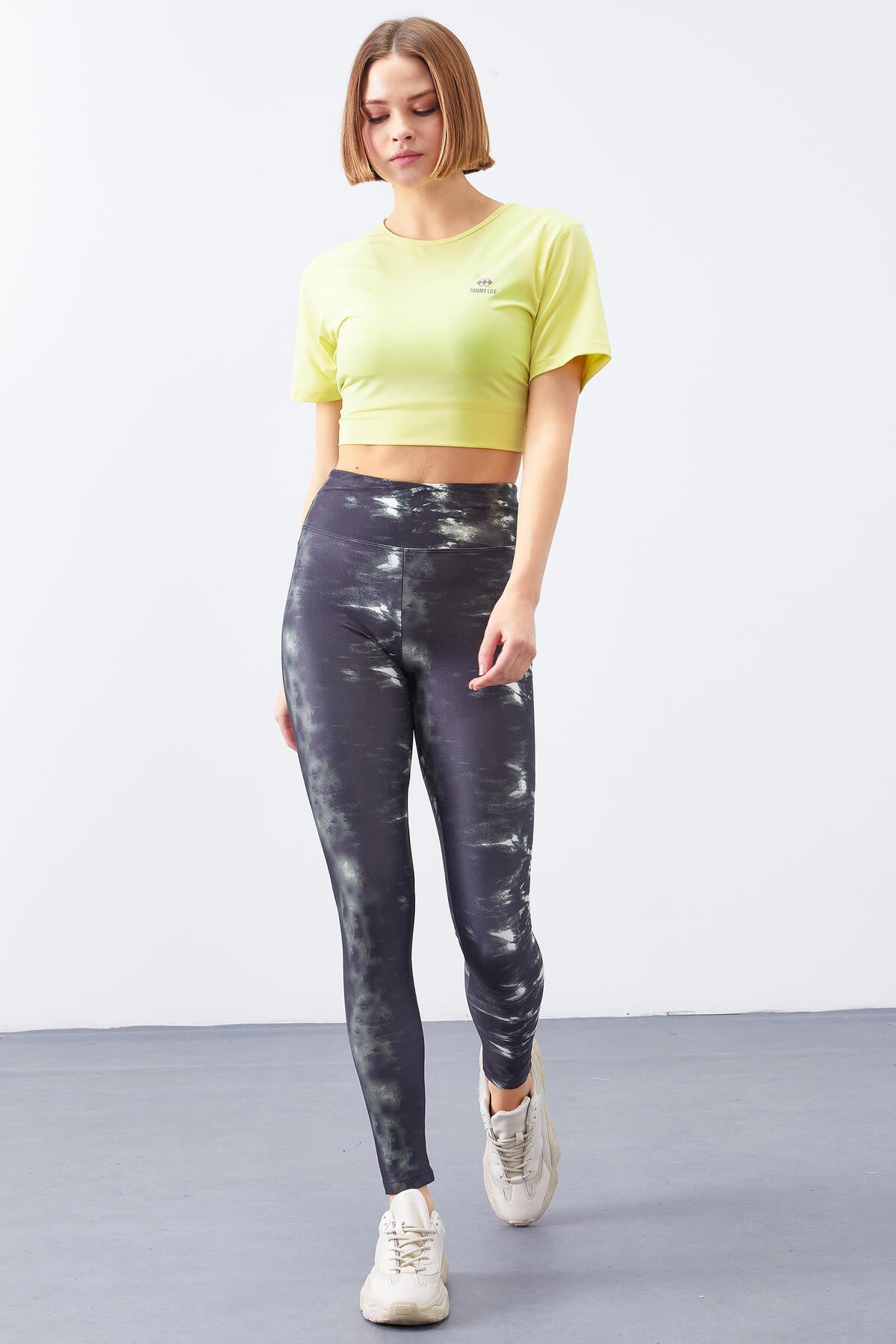 Green High Waist Batik Pattern Slim Fit Tapered Leg Women's Tights - 94551