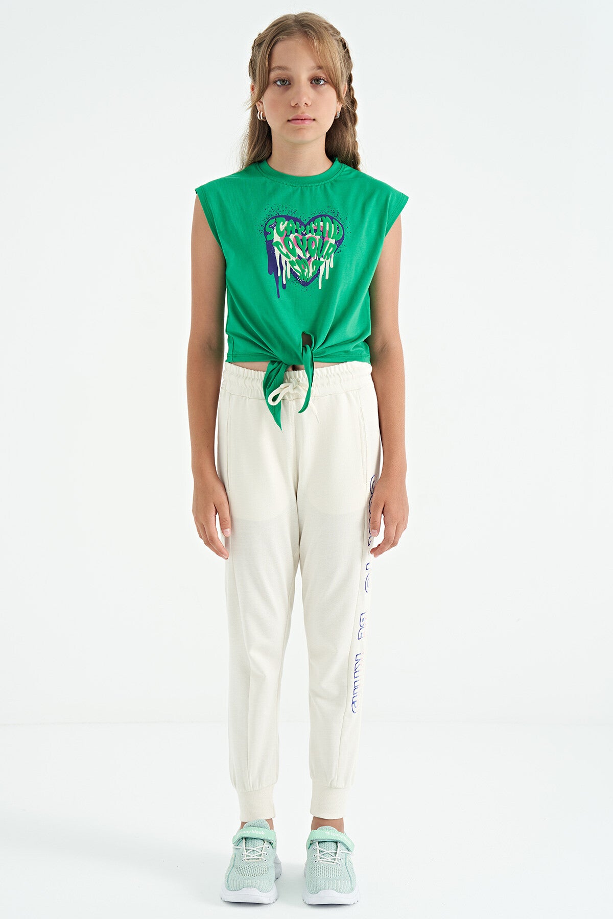 Green Heart Print Front Knot Detailed Comfortable Fit Girls T-Shirt - 75114