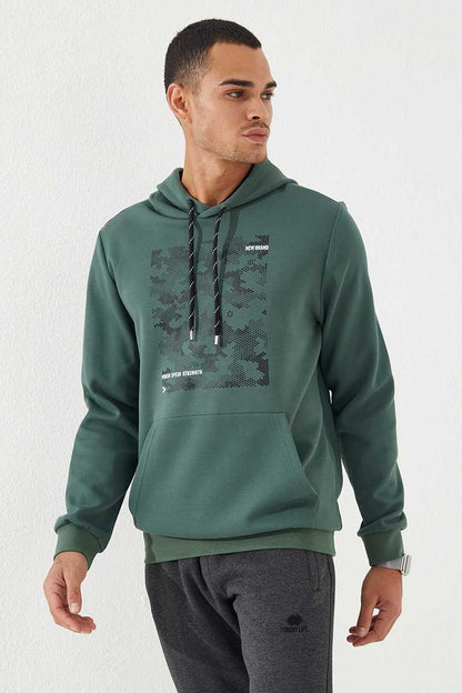 Green Camouflage Pattern Printed Standard Fit Men's Hooded Sweatshirt - 87884