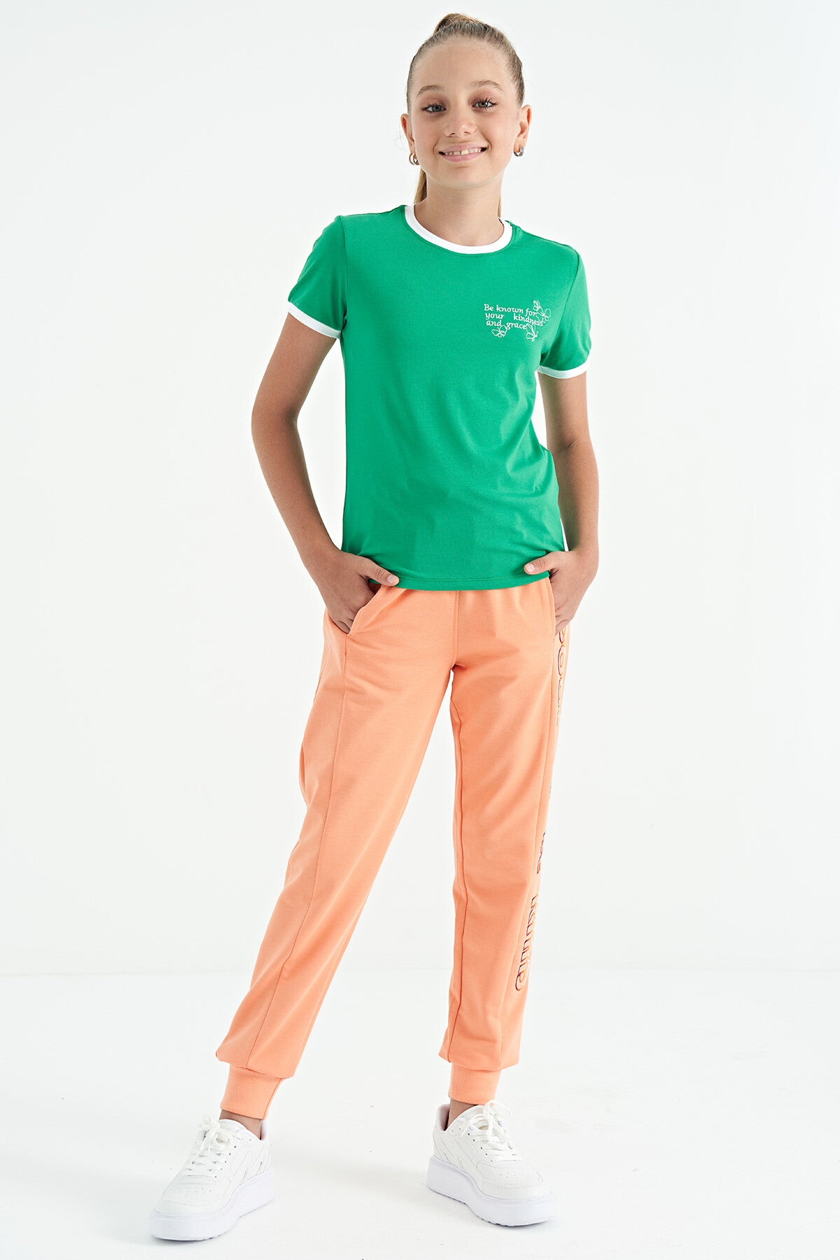 Green Minimal Print O Neck Comfort Fit Short Sleeve Girls T-Shirt - 75110