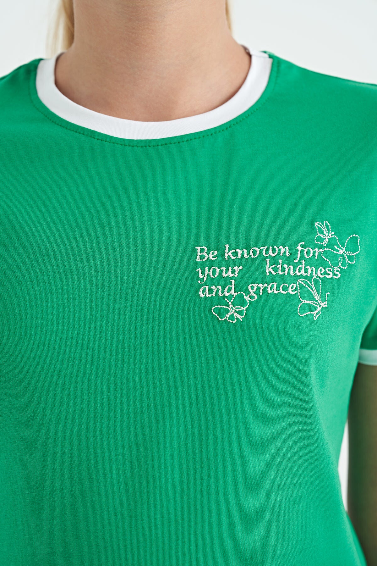 Green Minimal Print O Neck Comfort Fit Short Sleeve Girls T-Shirt - 75110