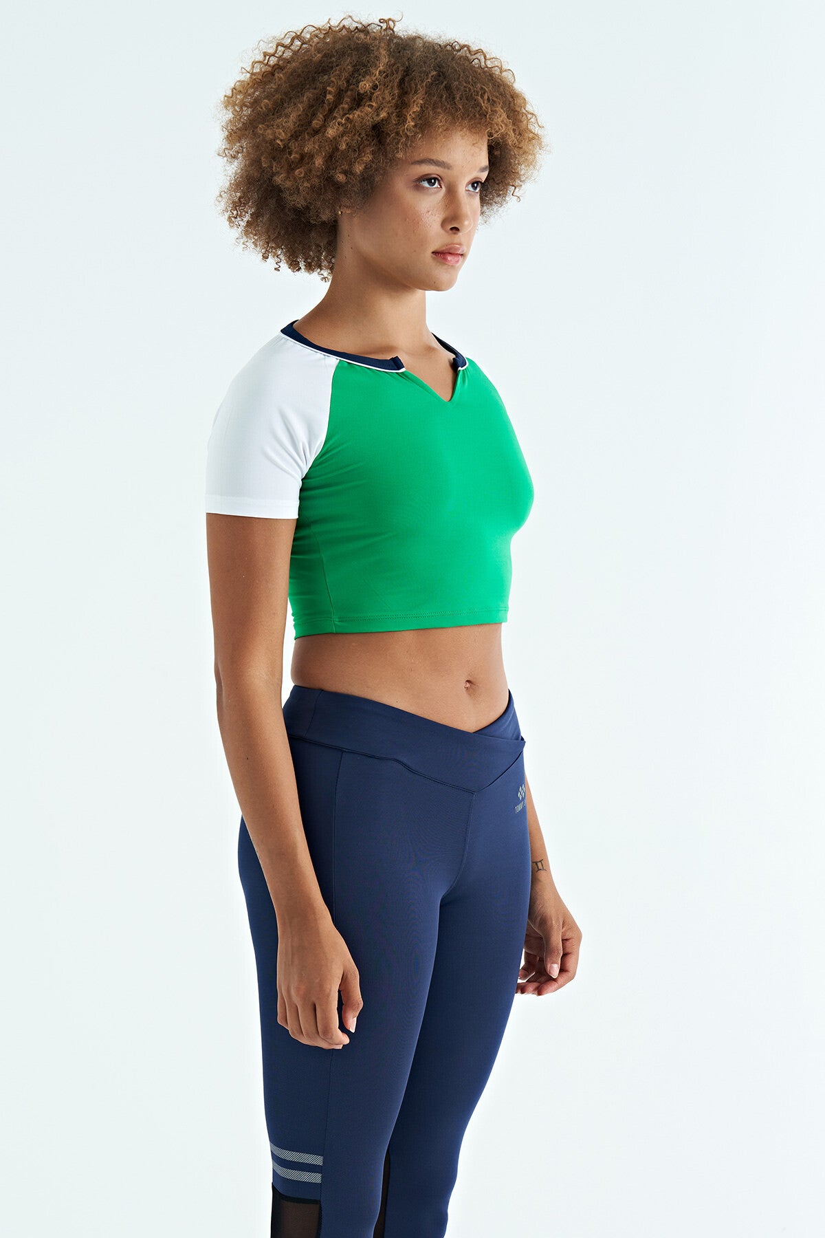 Green Color Block Logo Printed O Neck Slim Fit Women's Crop T-Shirt - 97270