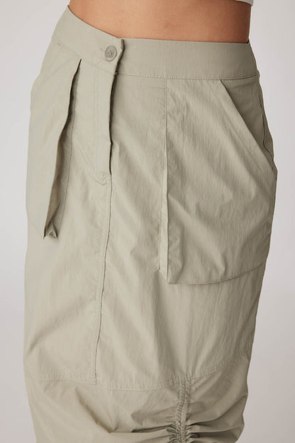 PARACHUTE FABRIC FRONT CURVED POCKET SKIRT
