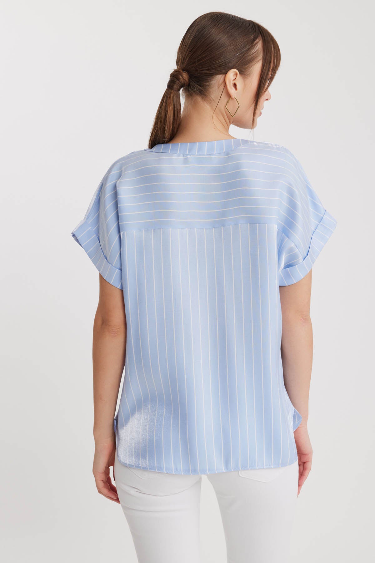 BLOUSE WITH LOW SHOULDER BUTTON AND GLOSSY SATIN LINE