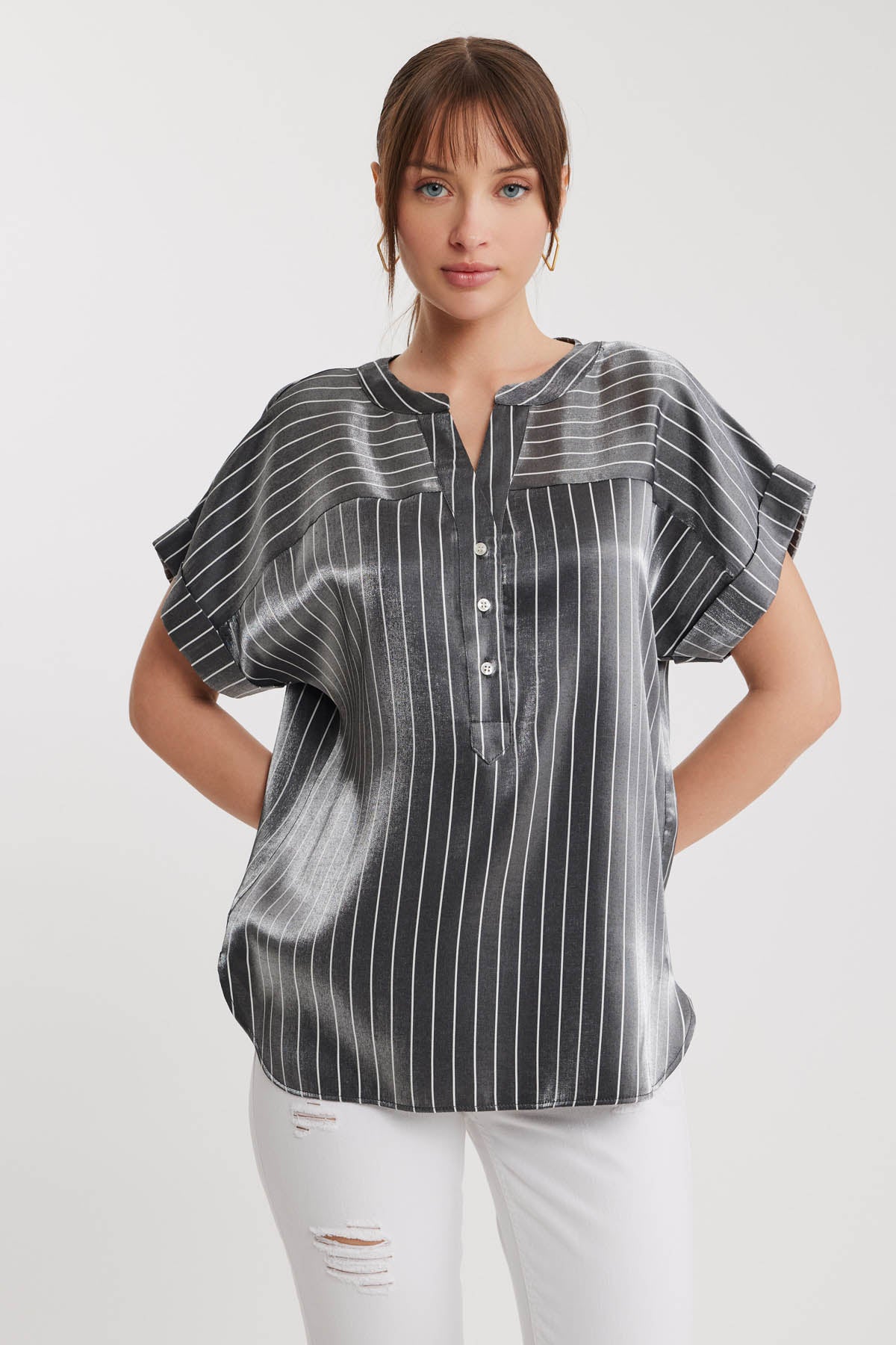 BLOUSE WITH LOW SHOULDER BUTTON AND GLOSSY SATIN LINE