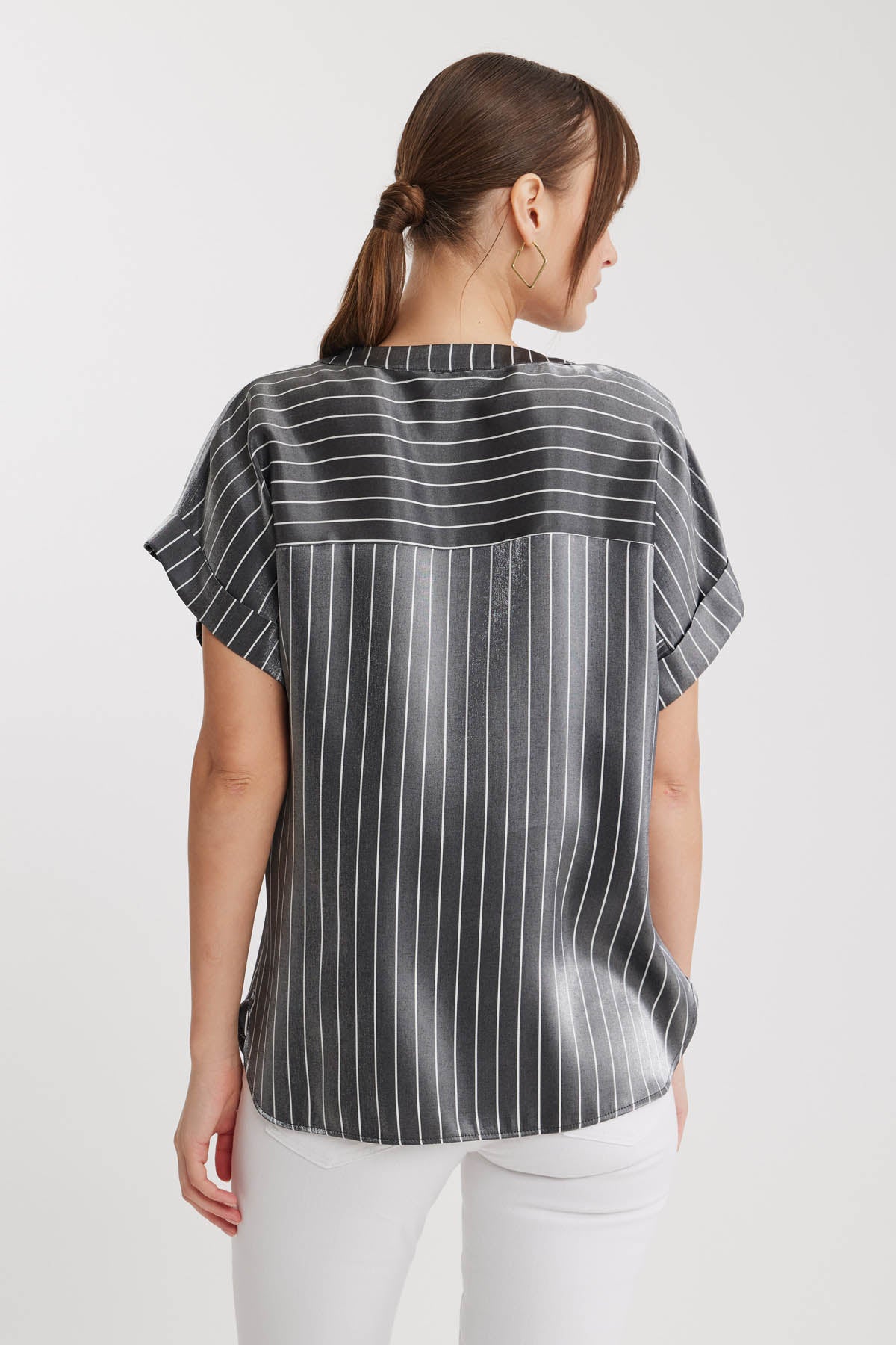 BLOUSE WITH LOW SHOULDER BUTTON AND GLOSSY SATIN LINE