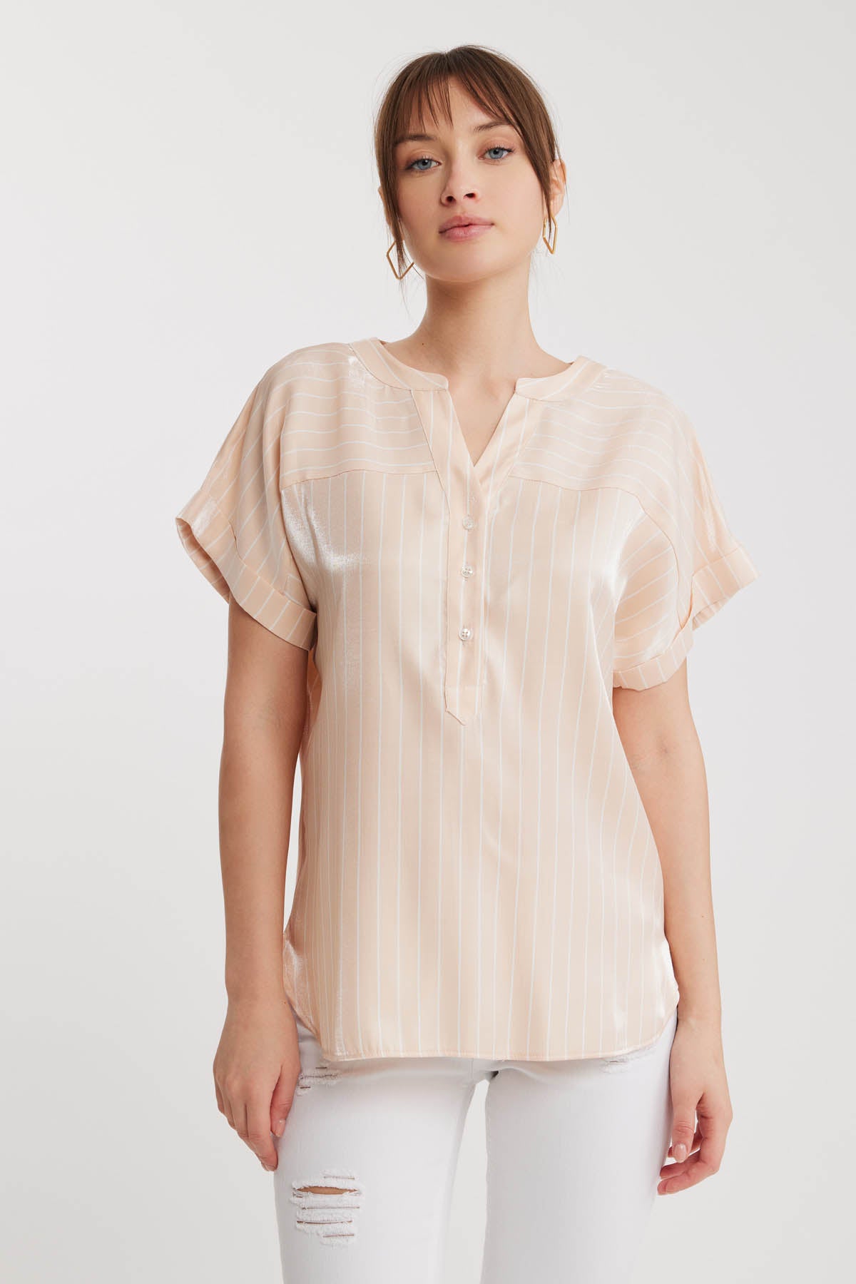 BLOUSE WITH LOW SHOULDER BUTTON AND GLOSSY SATIN LINE