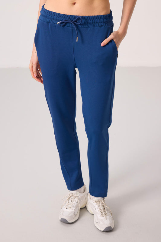 Parliament Soft Textured Hidden Zipper Slim Leg Women's Trousers - 94668