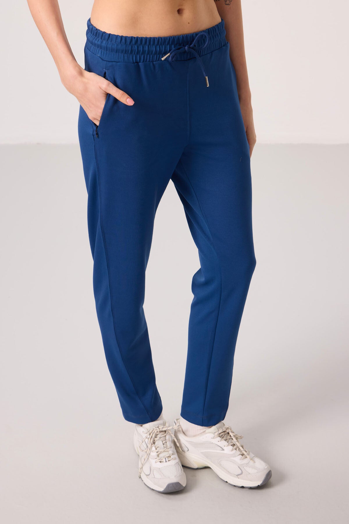 Parliament Soft Textured Hidden Zipper Slim Leg Women's Trousers - 94668