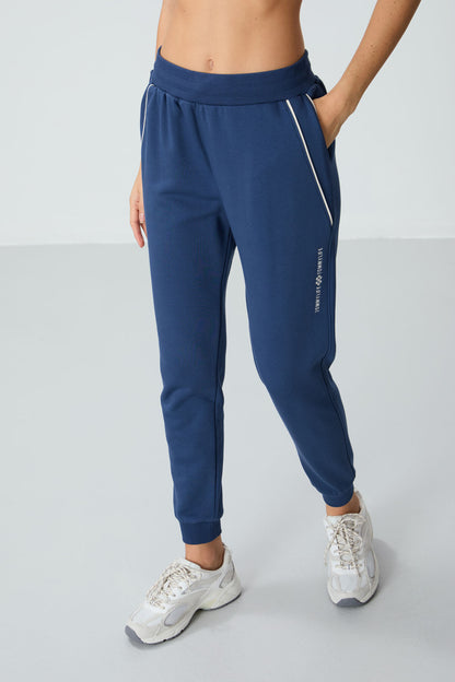 Parliament Compact Cotton Thick Smooth Textured Standard Fit Women's Tracksuit Bottom - 94660