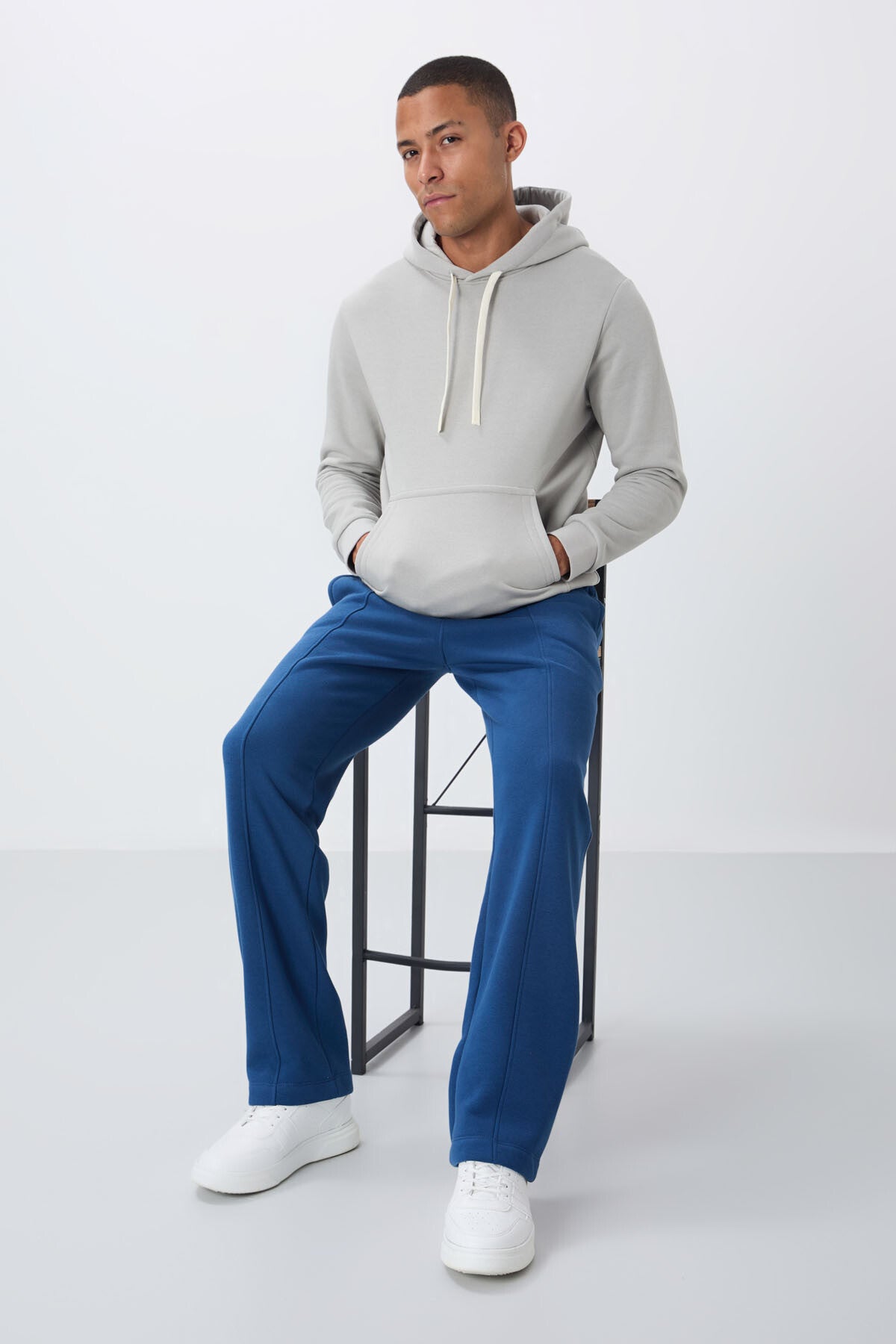 Parliament Cotton Thick Fleece-Lined Soft Textured Oversize Embroidered Men's Tracksuit Bottom -82146