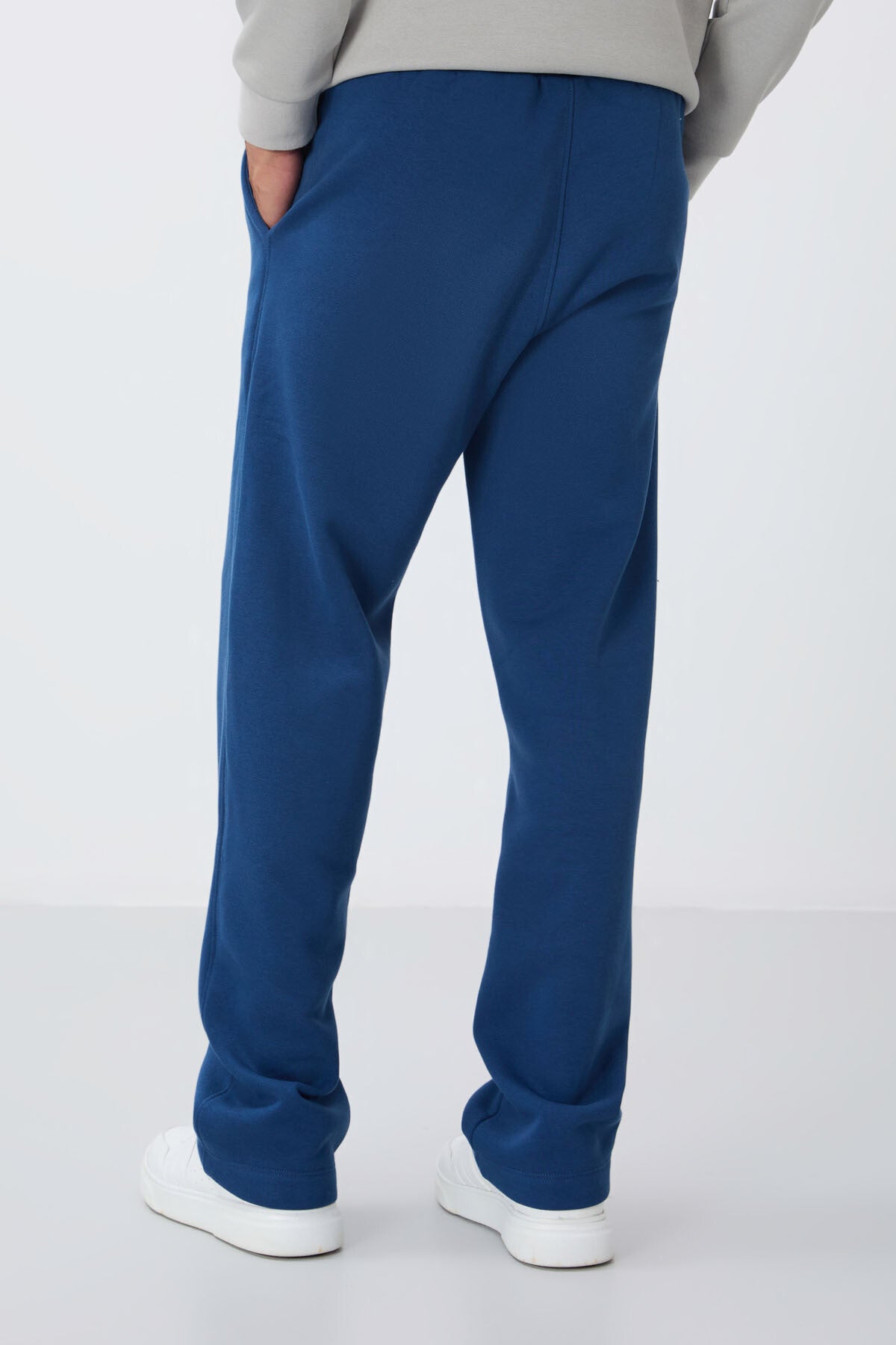 Parliament Cotton Thick Fleece-Lined Soft Textured Oversize Embroidered Men's Tracksuit Bottom -82146