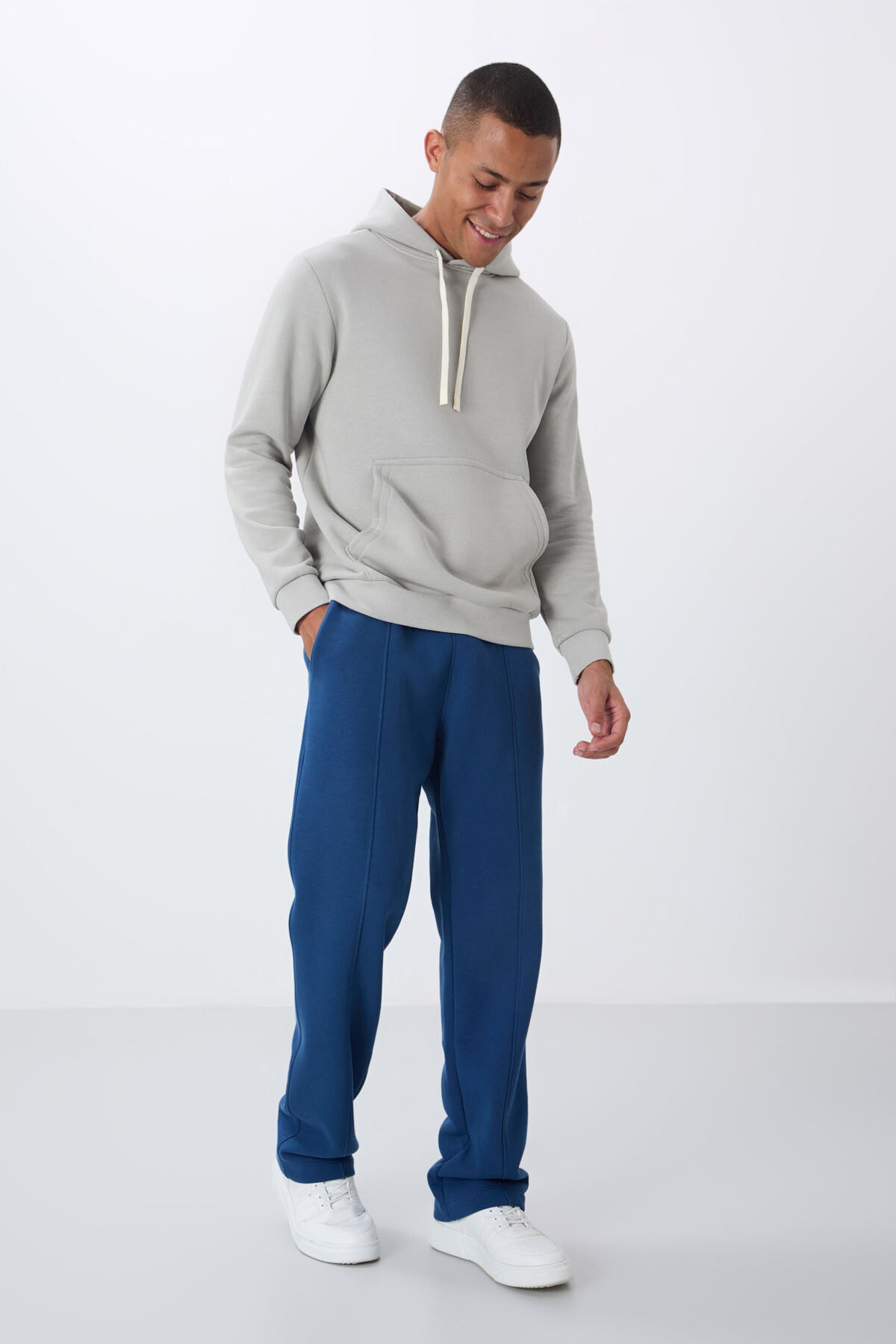 Parliament Cotton Thick Fleece-Lined Soft Textured Oversize Embroidered Men's Tracksuit Bottom -82146