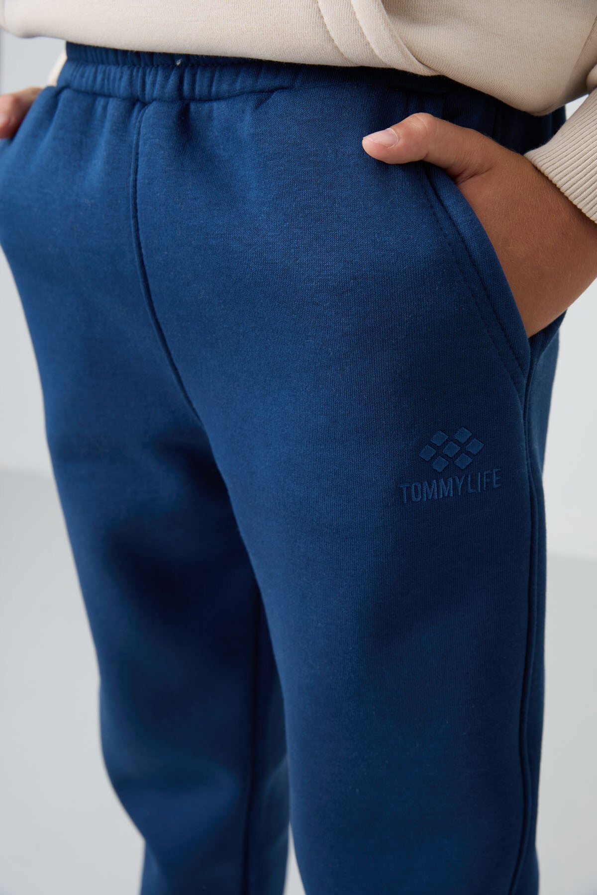 Cotton Thick Inner Fleece Soft Woven Standard Fit Embroidered Tracksuit Pants - 11224