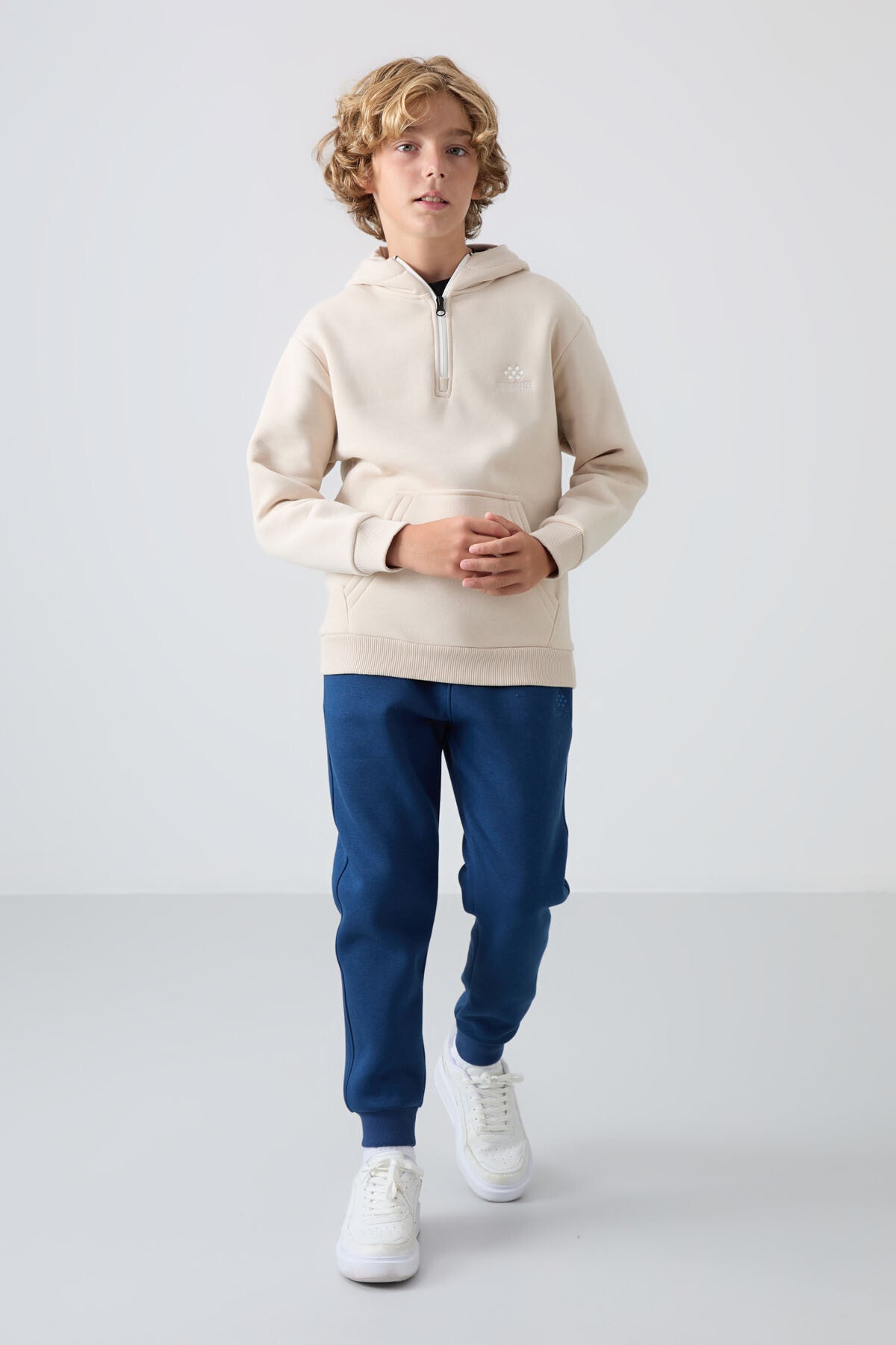 Cotton Thick Inner Fleece Soft Woven Standard Fit Embroidered Tracksuit Pants - 11224