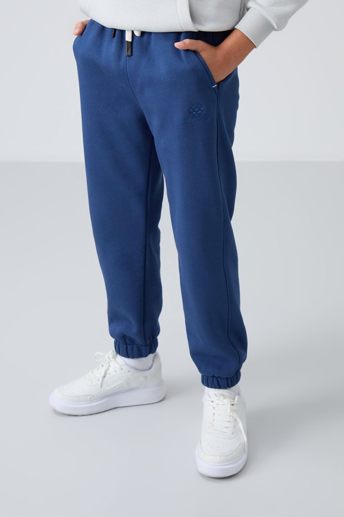 Cotton Thick Inner Fleece Soft Woven Standard Fit Printed Tracksuit Pants - 11225