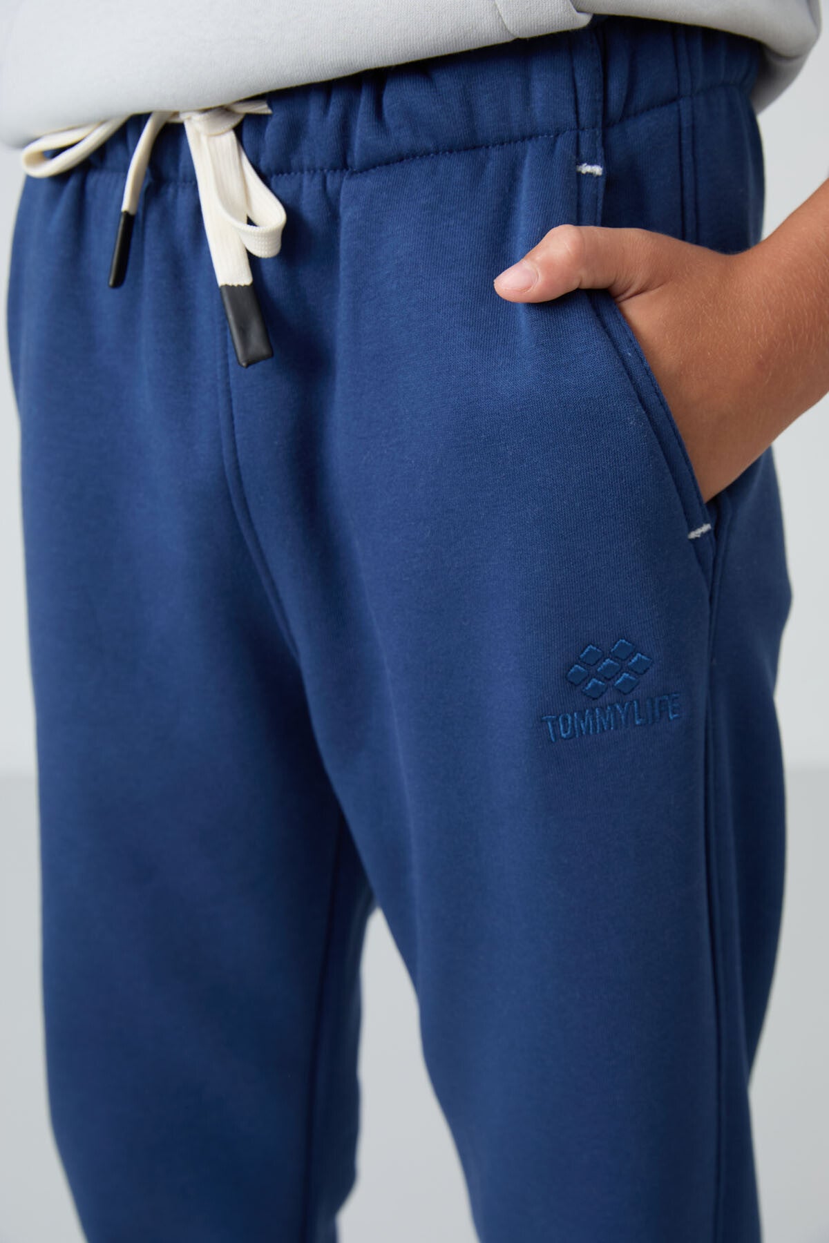 Cotton Thick Inner Fleece Soft Woven Standard Fit Printed Tracksuit Pants - 11225
