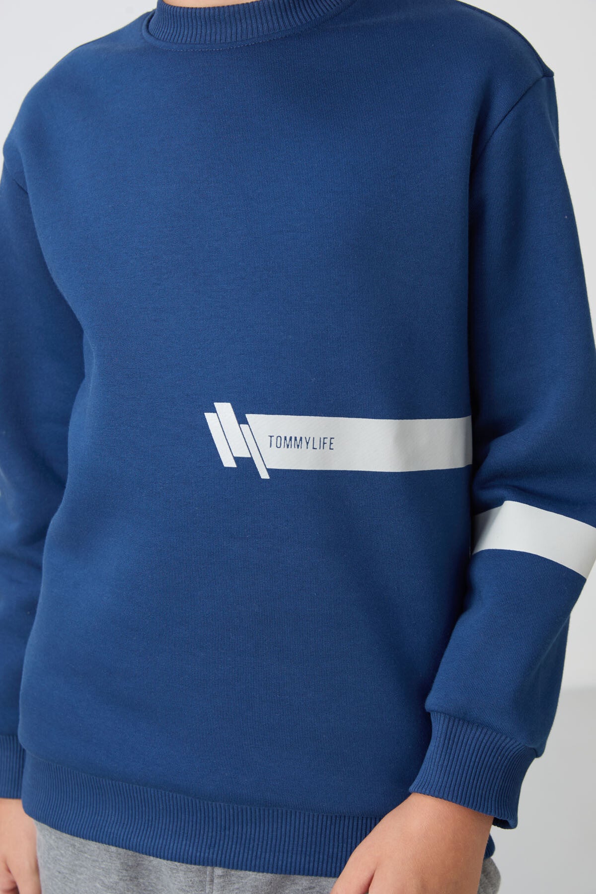 Parliament Cotton Thick Fleece-Lined Soft Textured Standard Fit Printed Boys' Sweatshirt - 11238