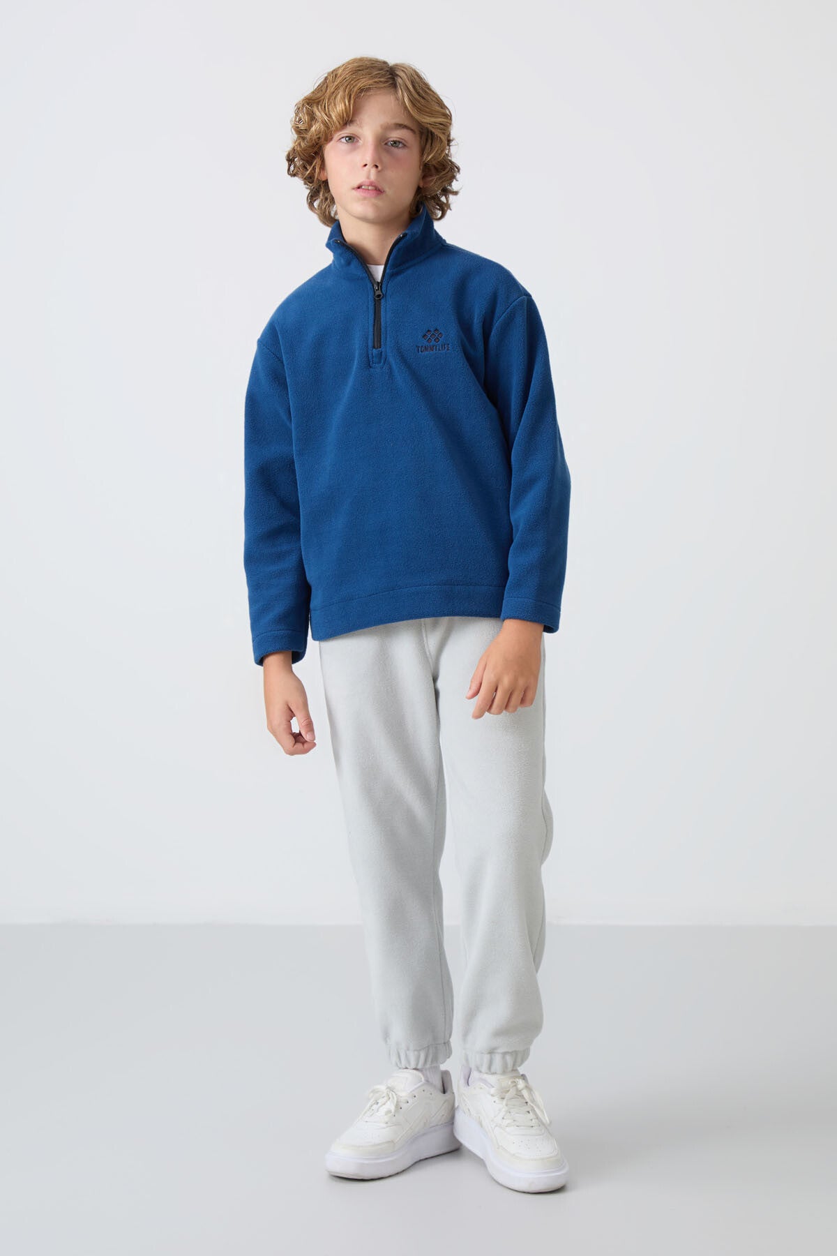 Parliament Thick Soft Textured Standard Fit Embroidered Fleece Boys' Sweatshirt - 11221