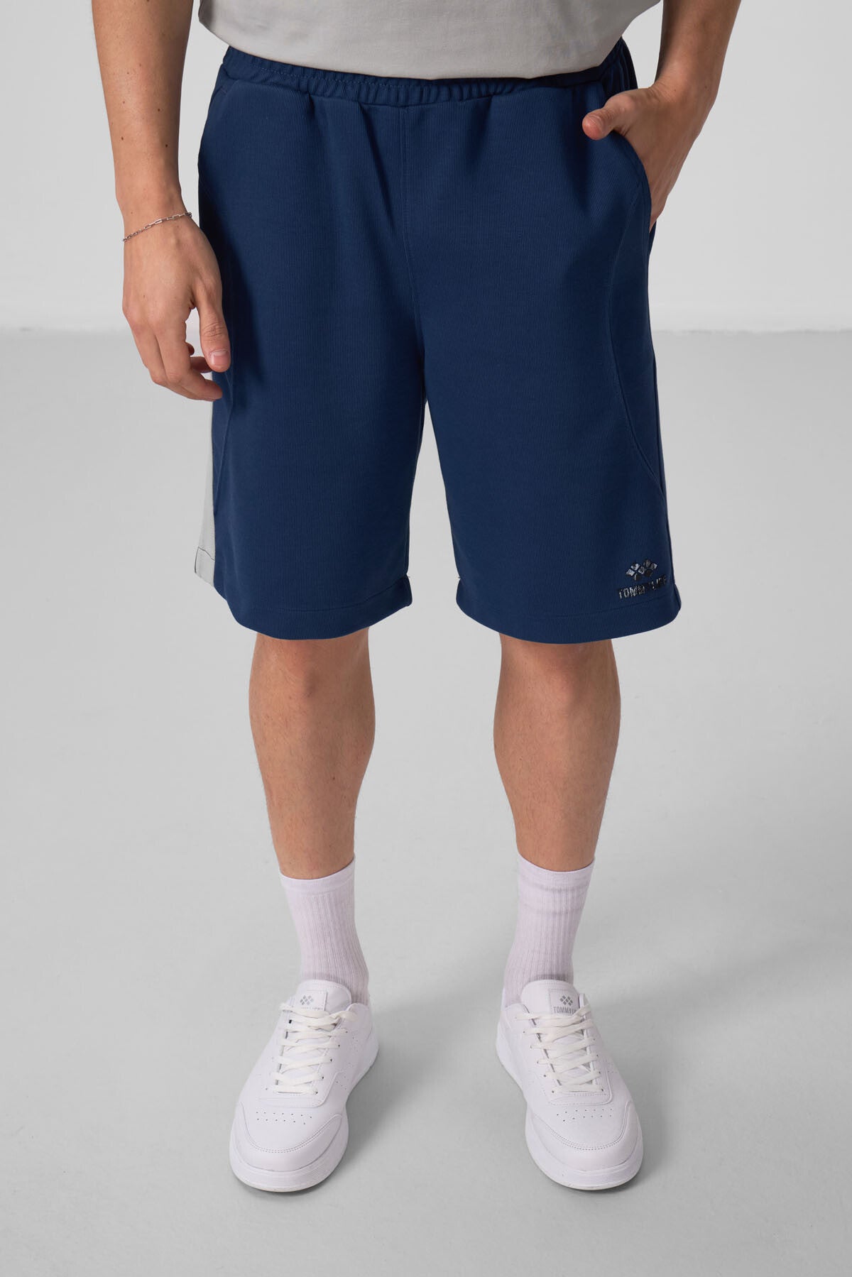 Textured Surface Parliament Oversize Men's Shorts - 81288