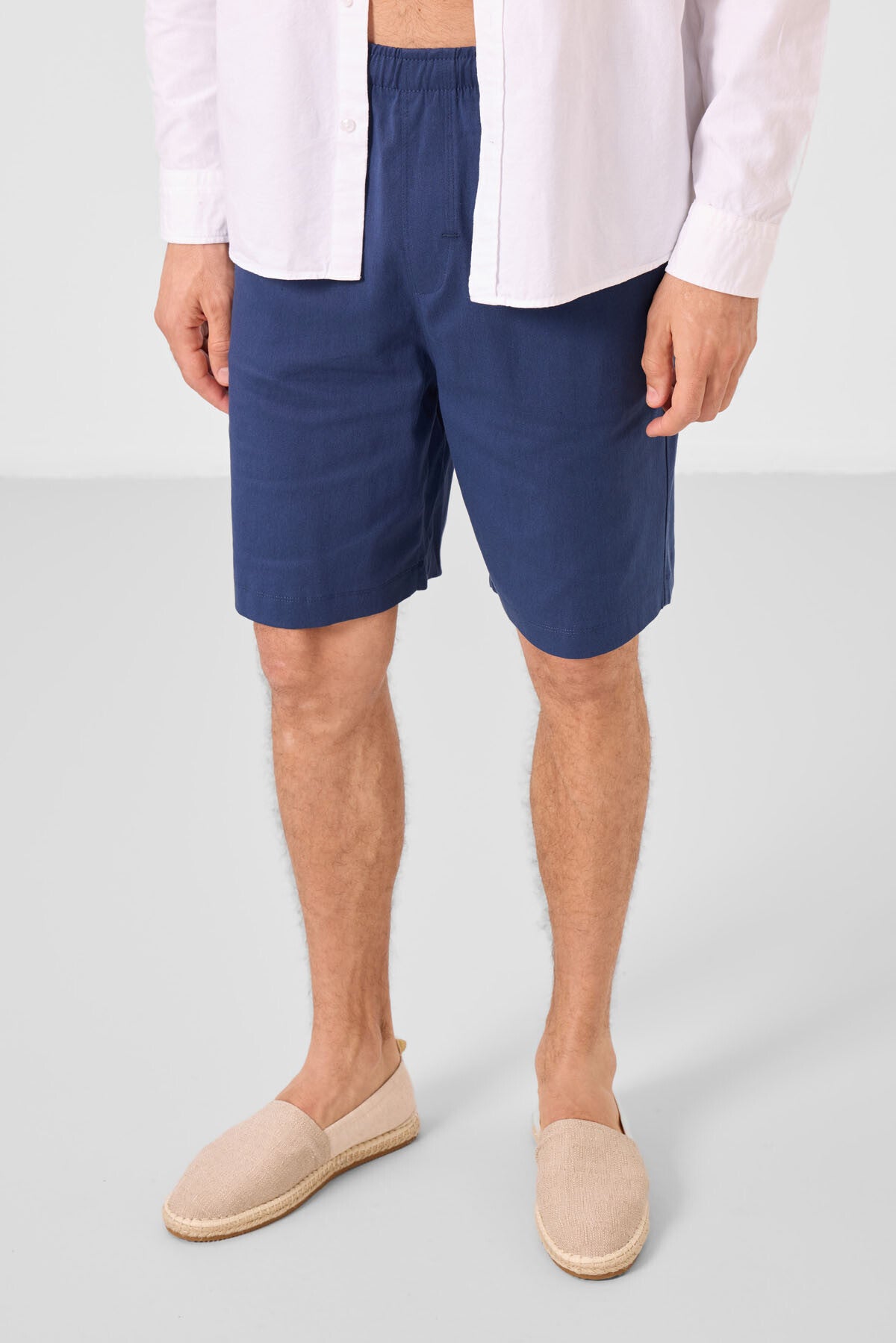 Standard Fit Weaving Lightweight Flexible Chino Men's Shorts - 81291