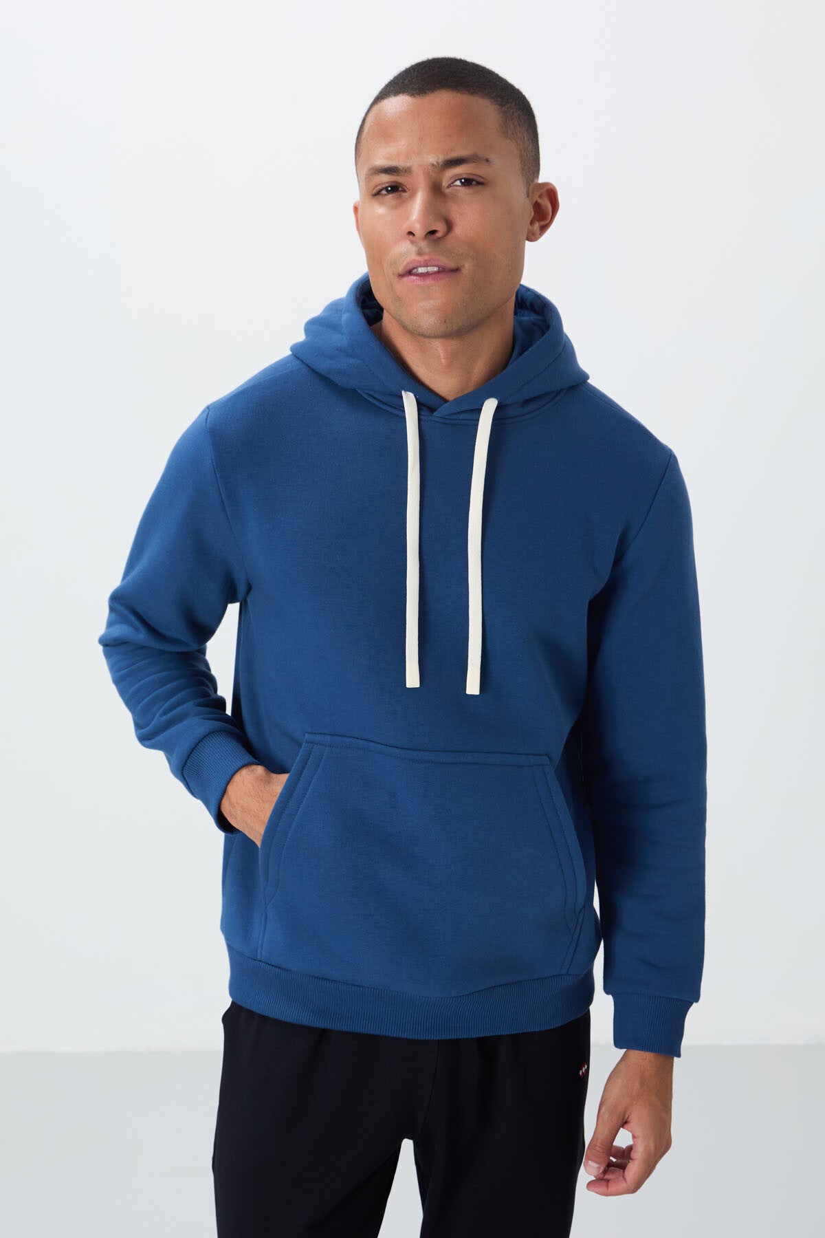 Parliament Cotton Thick Inner Fleece Soft Textured Comfort Fit Embroidered Men's Sweatshirt - 88419