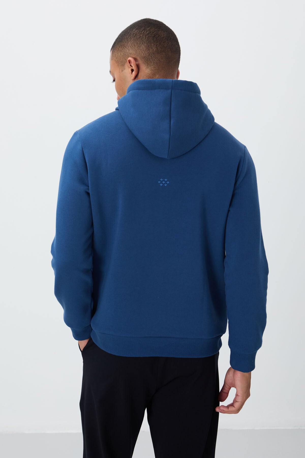 Parliament Cotton Thick Inner Fleece Soft Textured Comfort Fit Embroidered Men's Sweatshirt - 88419