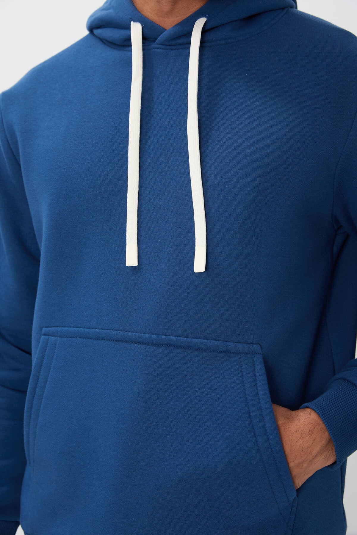 Parliament Cotton Thick Inner Fleece Soft Textured Comfort Fit Embroidered Men's Sweatshirt - 88419