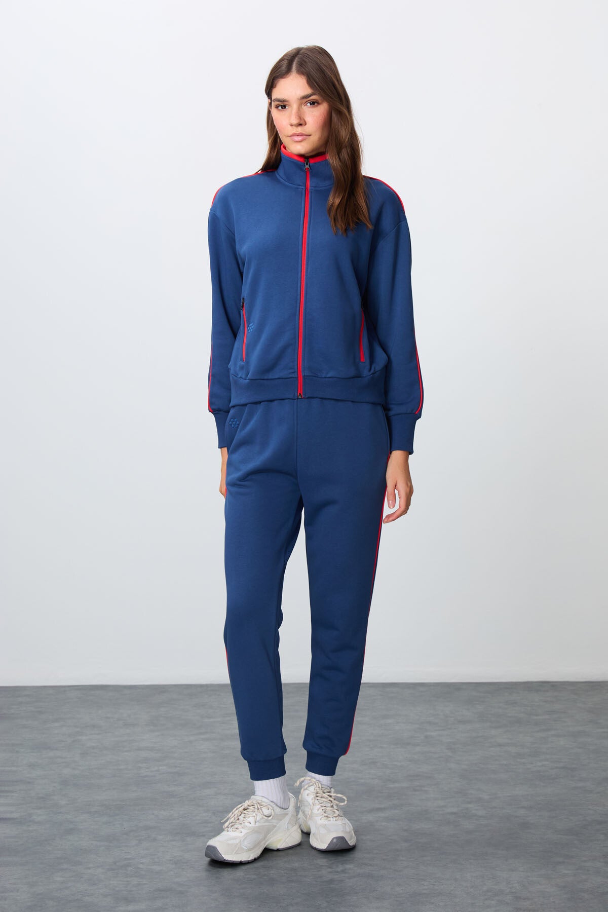 Parliament Compact Cotton Thick Smooth Textured Stand Collar Oversize Fit Women's Tracksuit Set - 95340