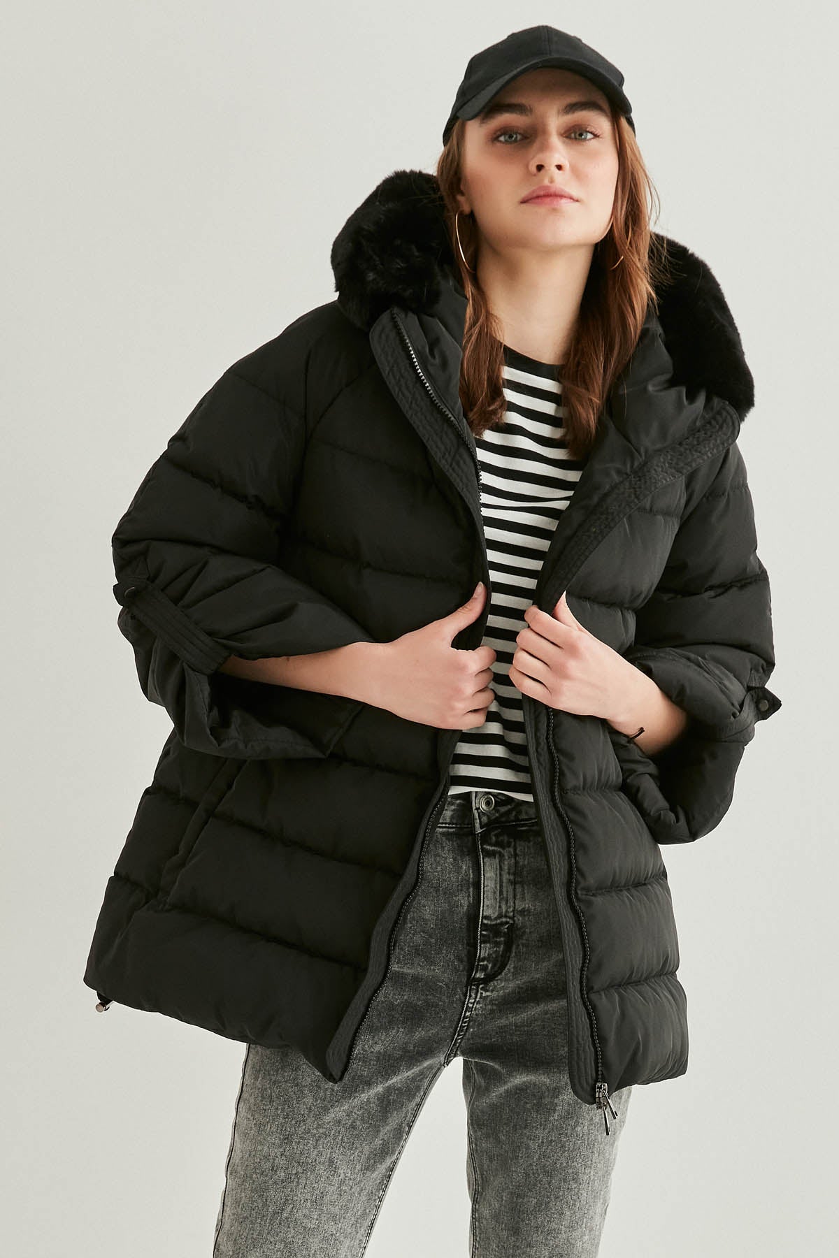COMFY CAPITONE JACKET WITH PLUSH HOODIE