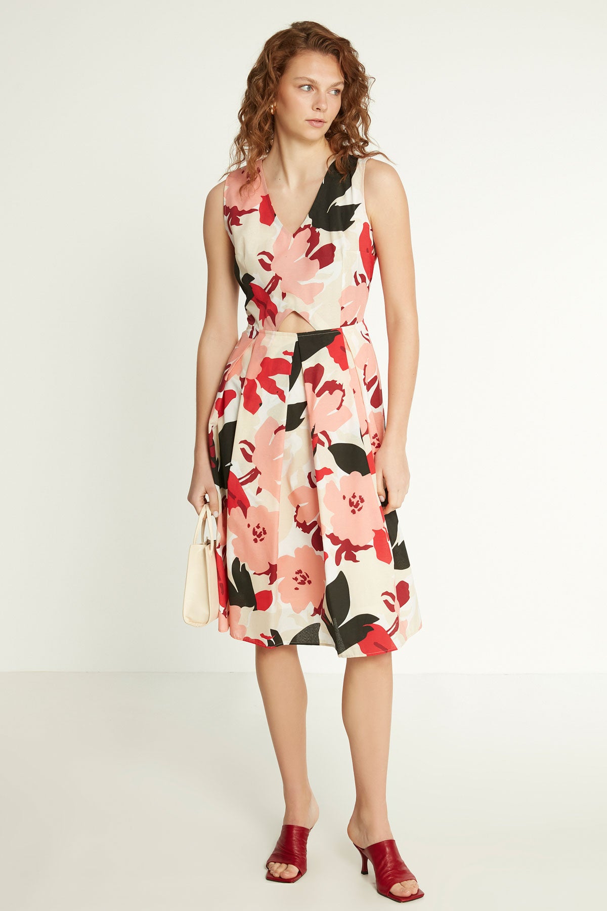 OPEN-STACKED V COLLAR DRESS