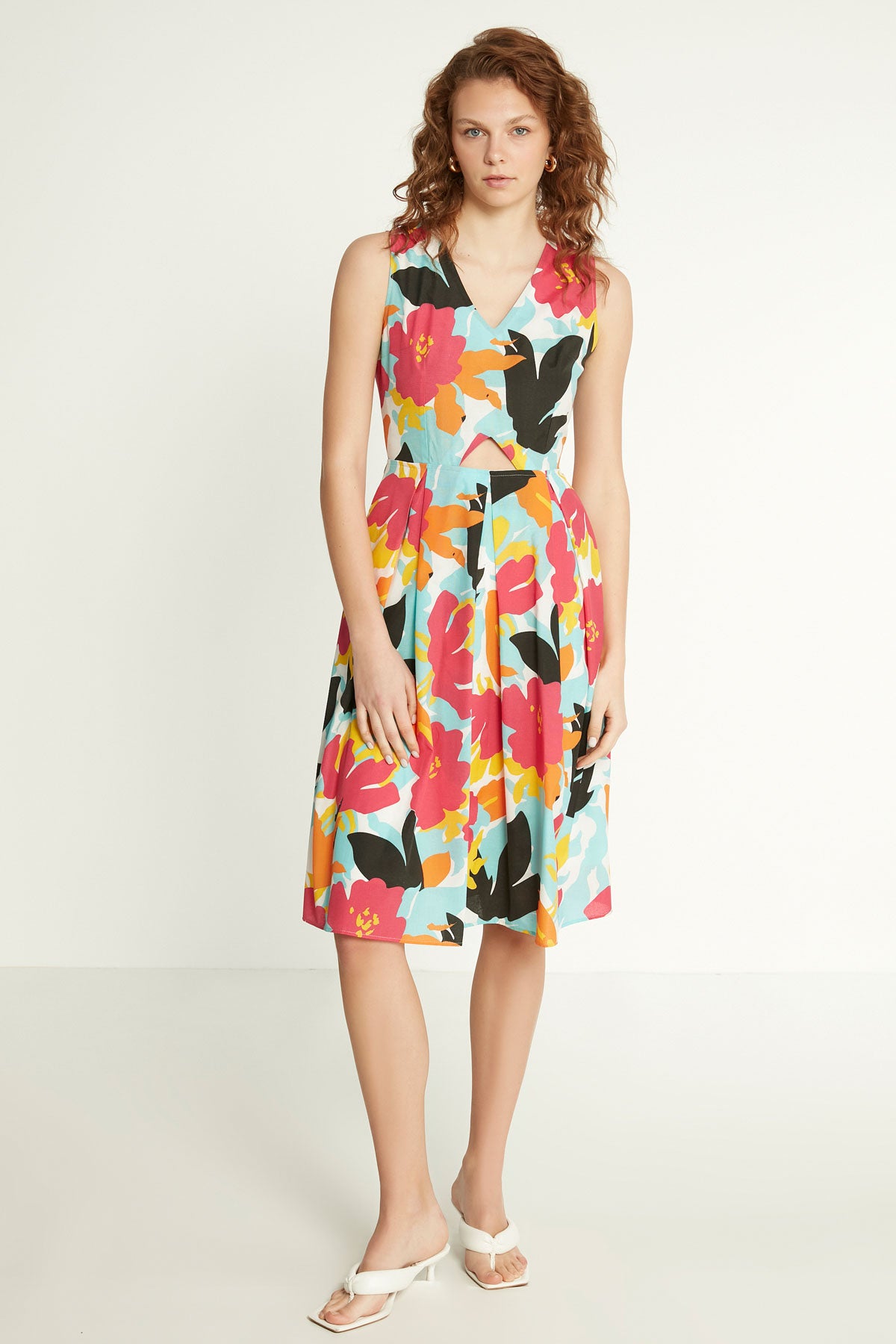 OPEN-STACKED V COLLAR DRESS