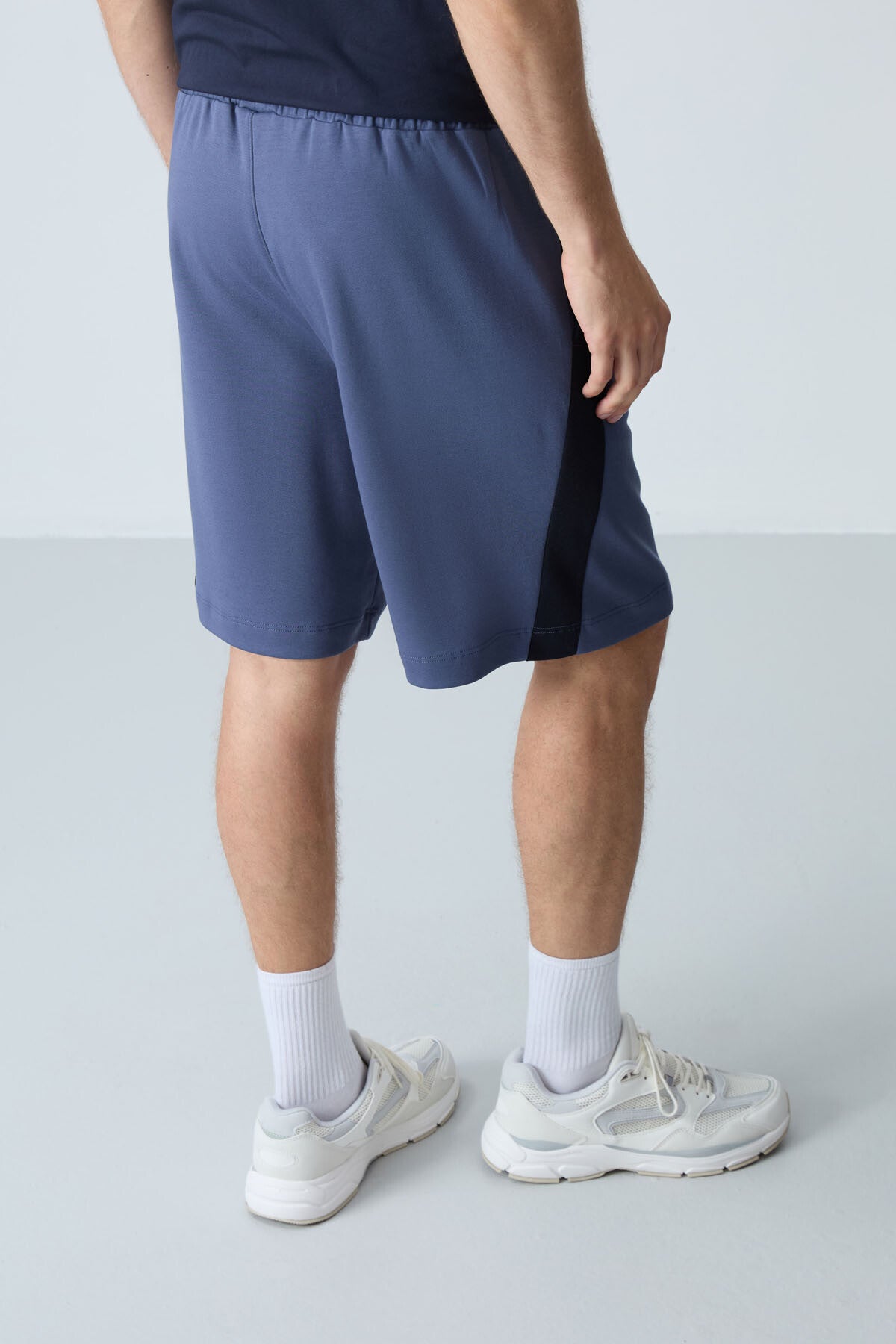 Cotton-blend Thick Soft Textured Standard Fit Basic Men's Shorts - 81280