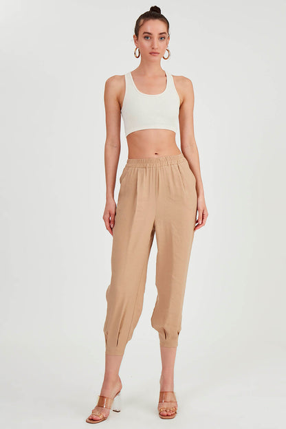 CROP TROUSERS WITH  PLEATED-BACK COVER POCKET