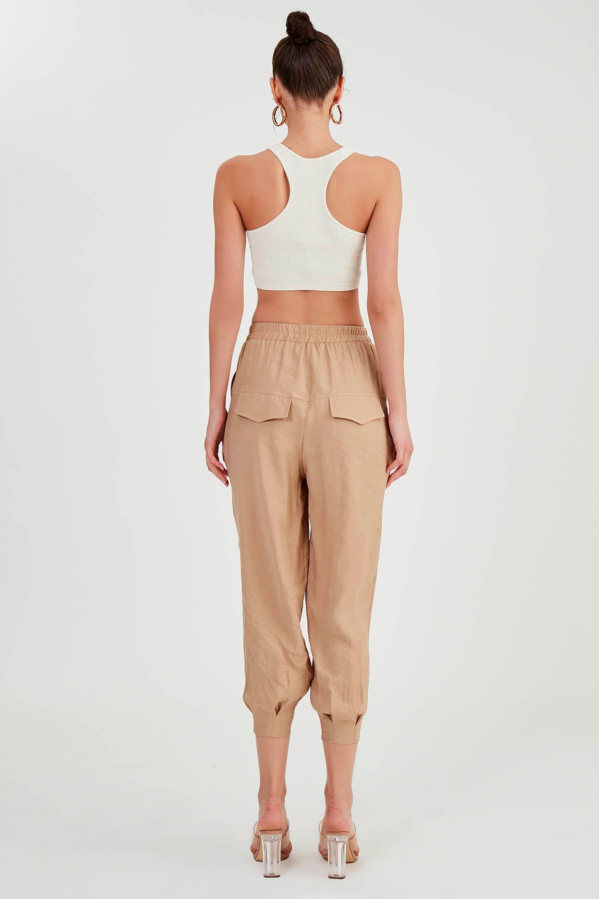 CROP TROUSERS WITH  PLEATED-BACK COVER POCKET