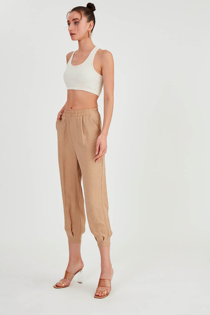 CROP TROUSERS WITH  PLEATED-BACK COVER POCKET