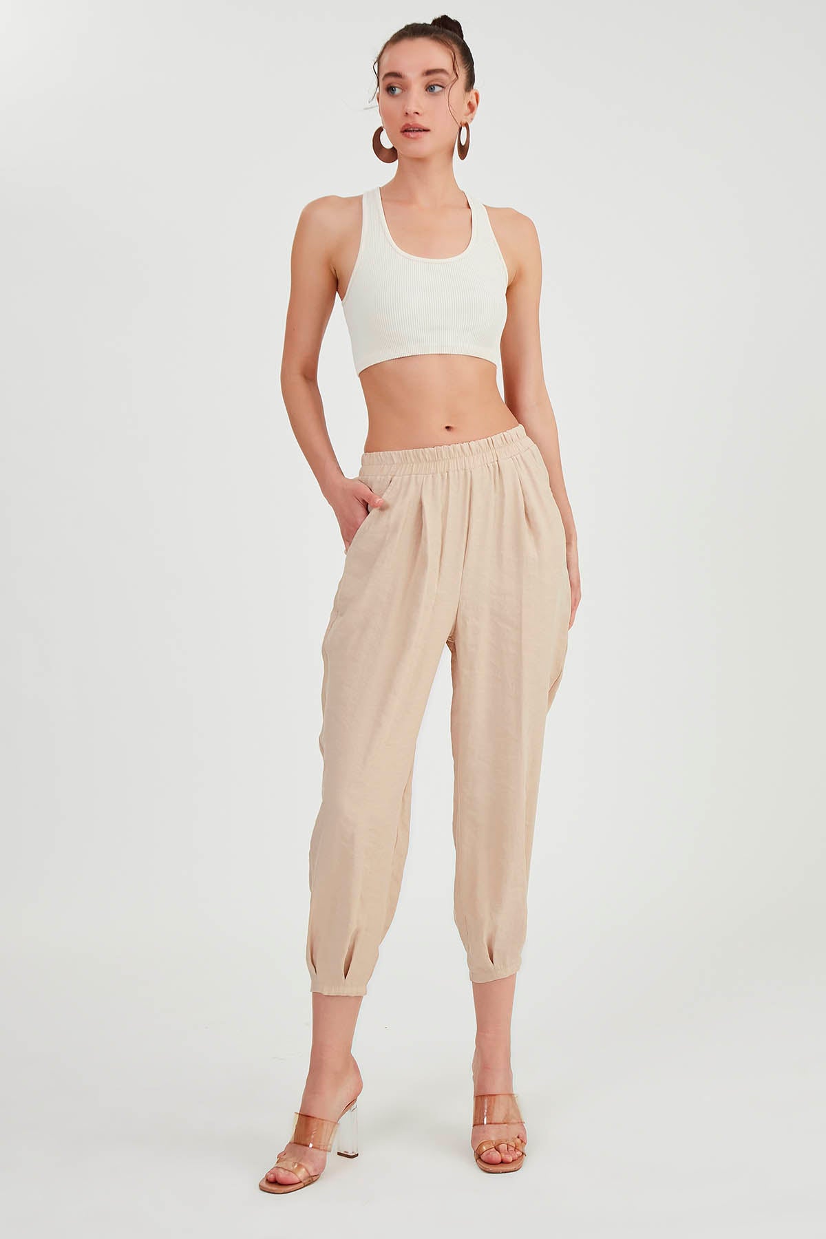 CROP TROUSERS WITH  PLEATED-BACK COVER POCKET