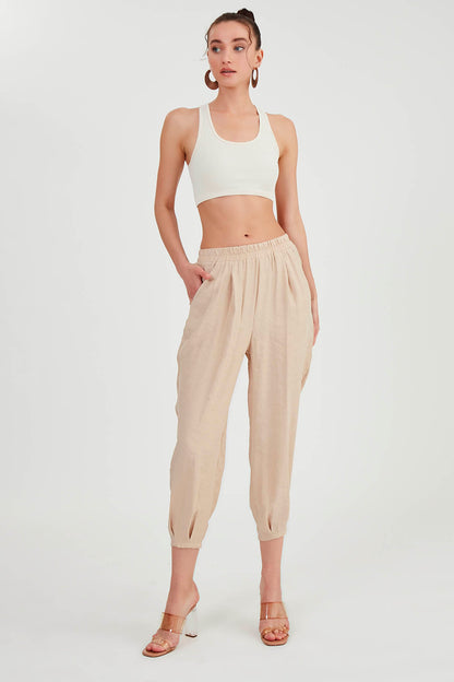 CROP TROUSERS WITH  PLEATED-BACK COVER POCKET