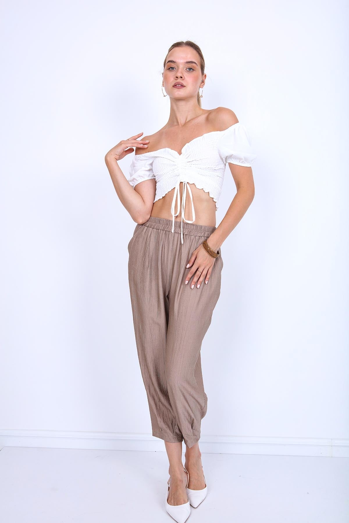 CROP TROUSERS