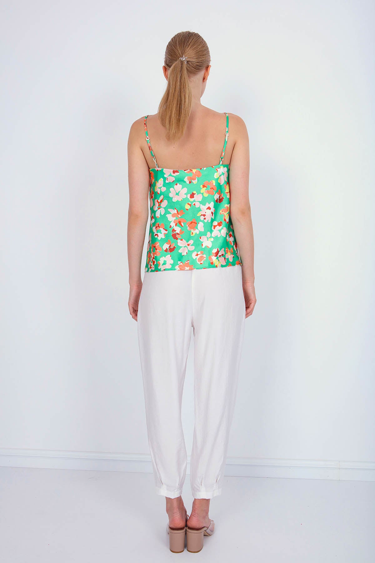 CROP TROUSERS