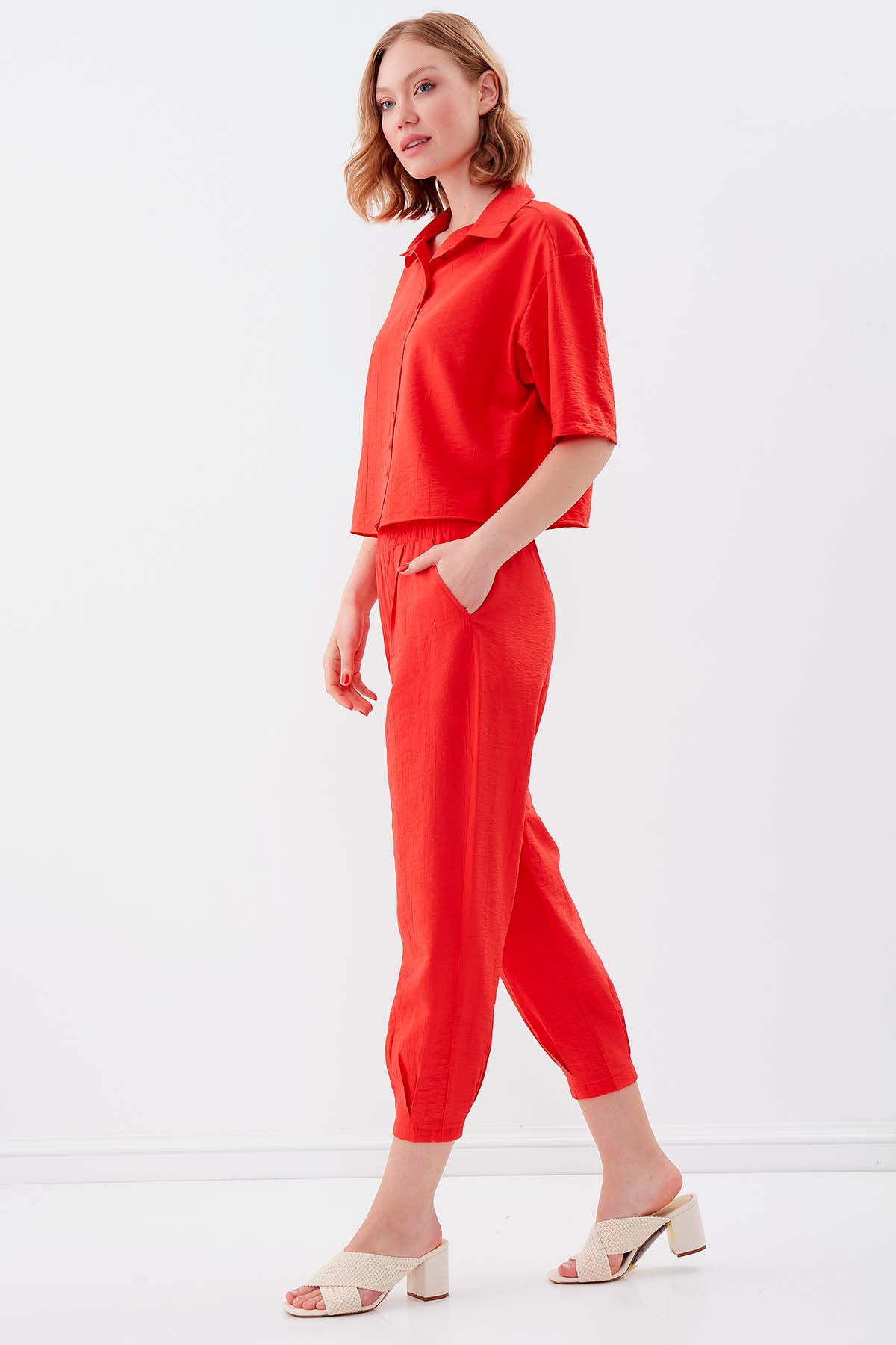 CROP TROUSERS