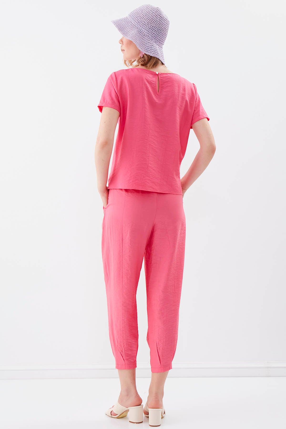 CROP TROUSERS
