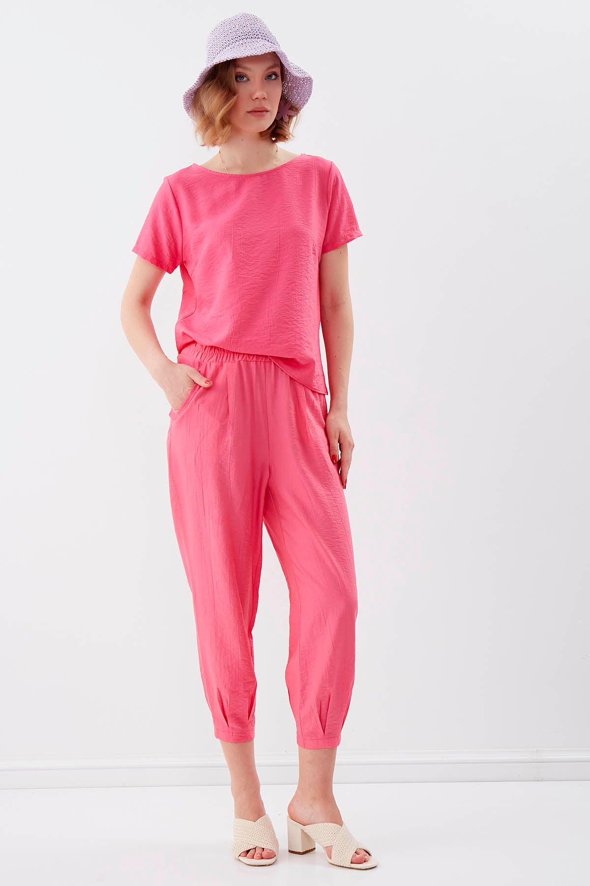 CROP TROUSERS