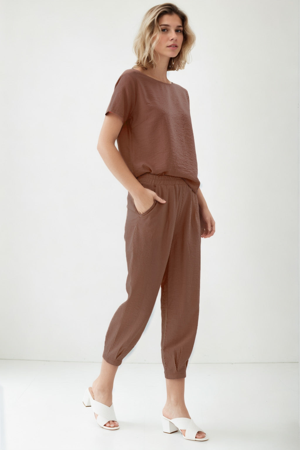 CROP TROUSERS