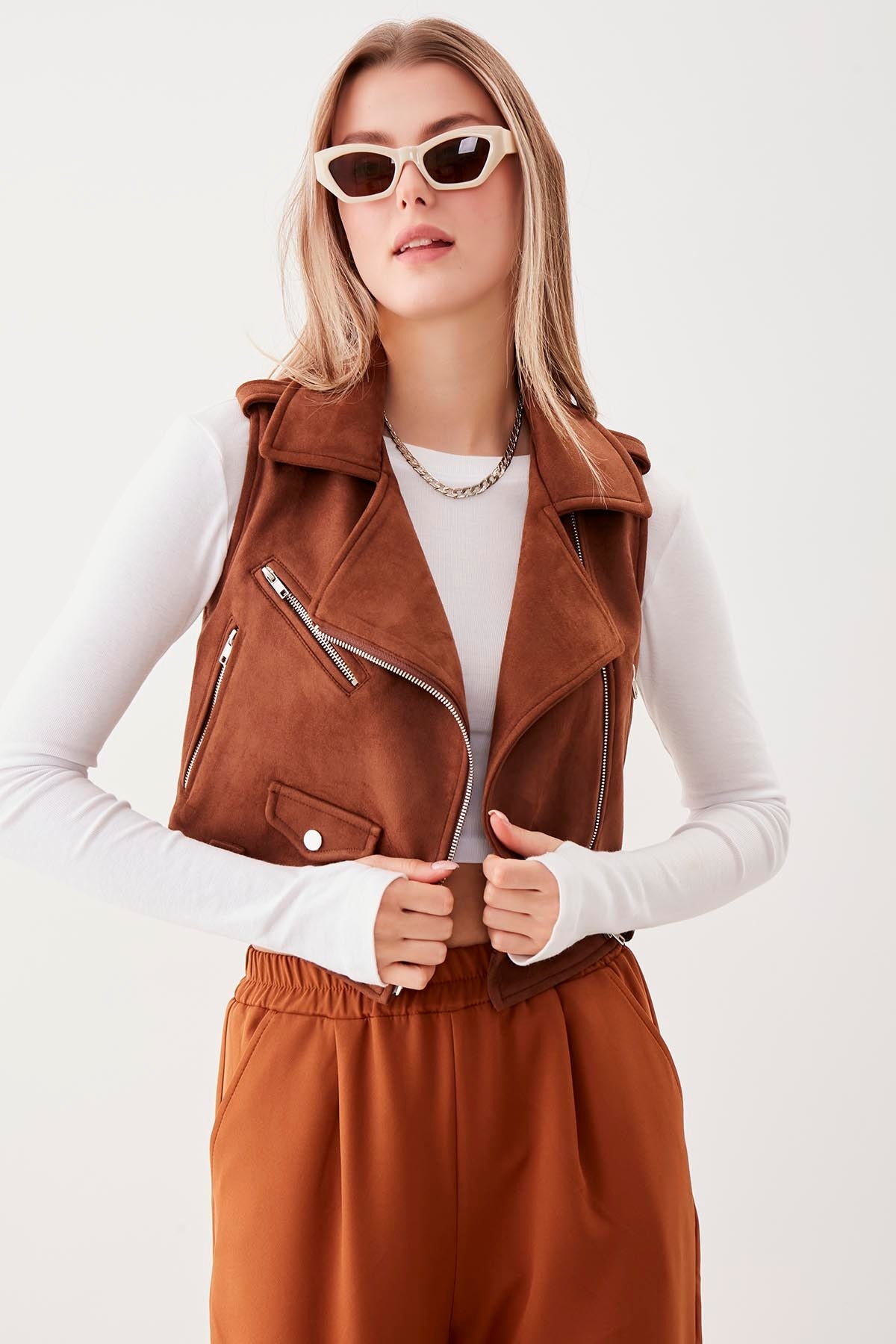 PLEATED TROUSERS