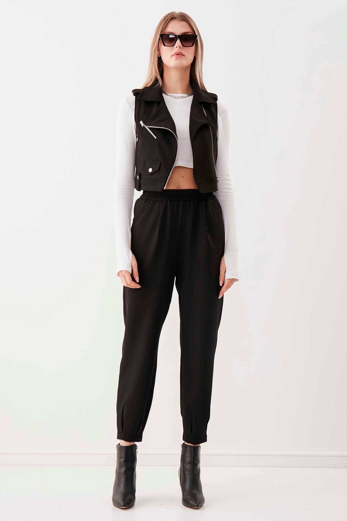 PLEATED TROUSERS