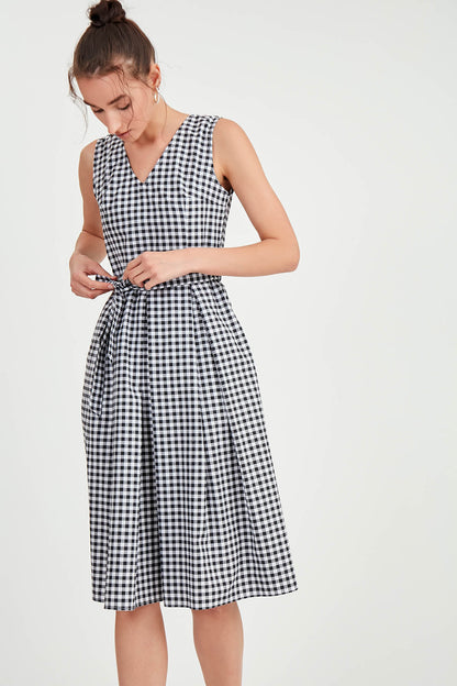 CHECKERED PATTERN BELT DRESS