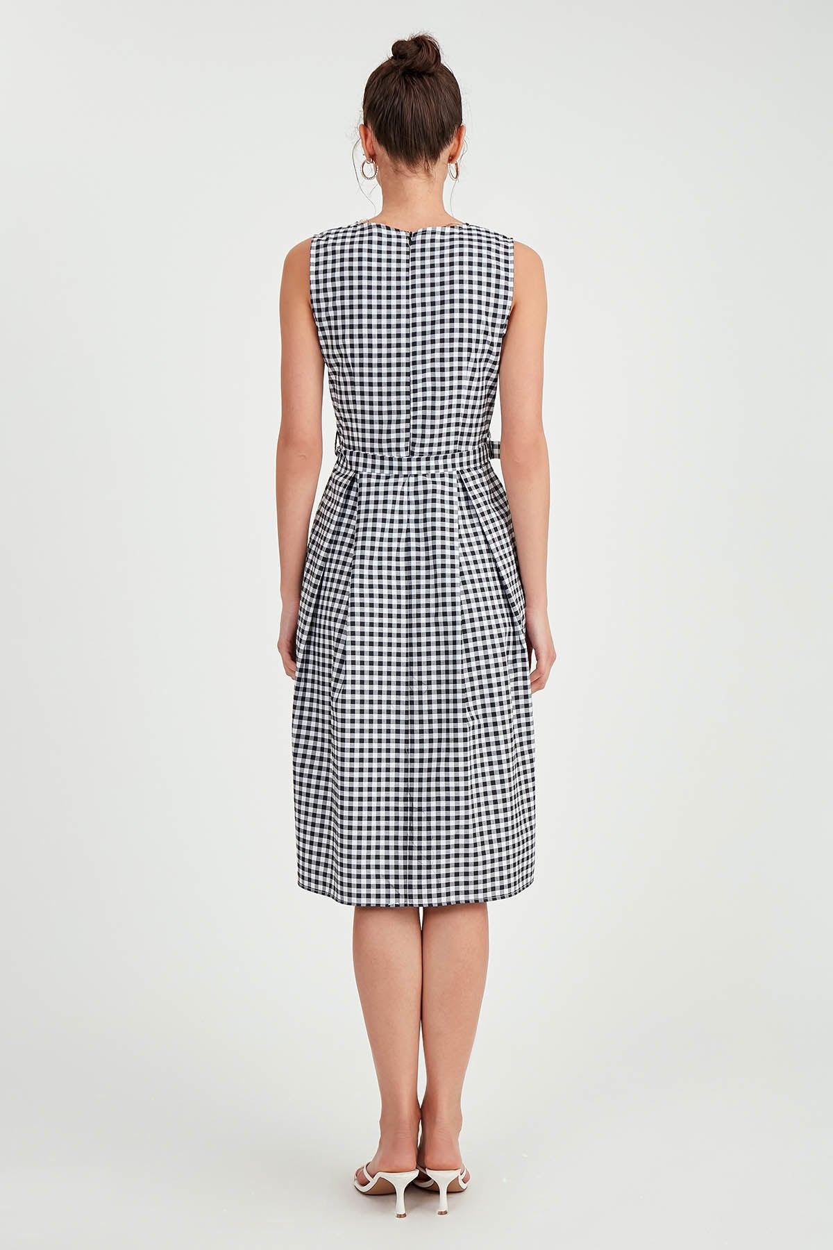 CHECKERED PATTERN BELT DRESS